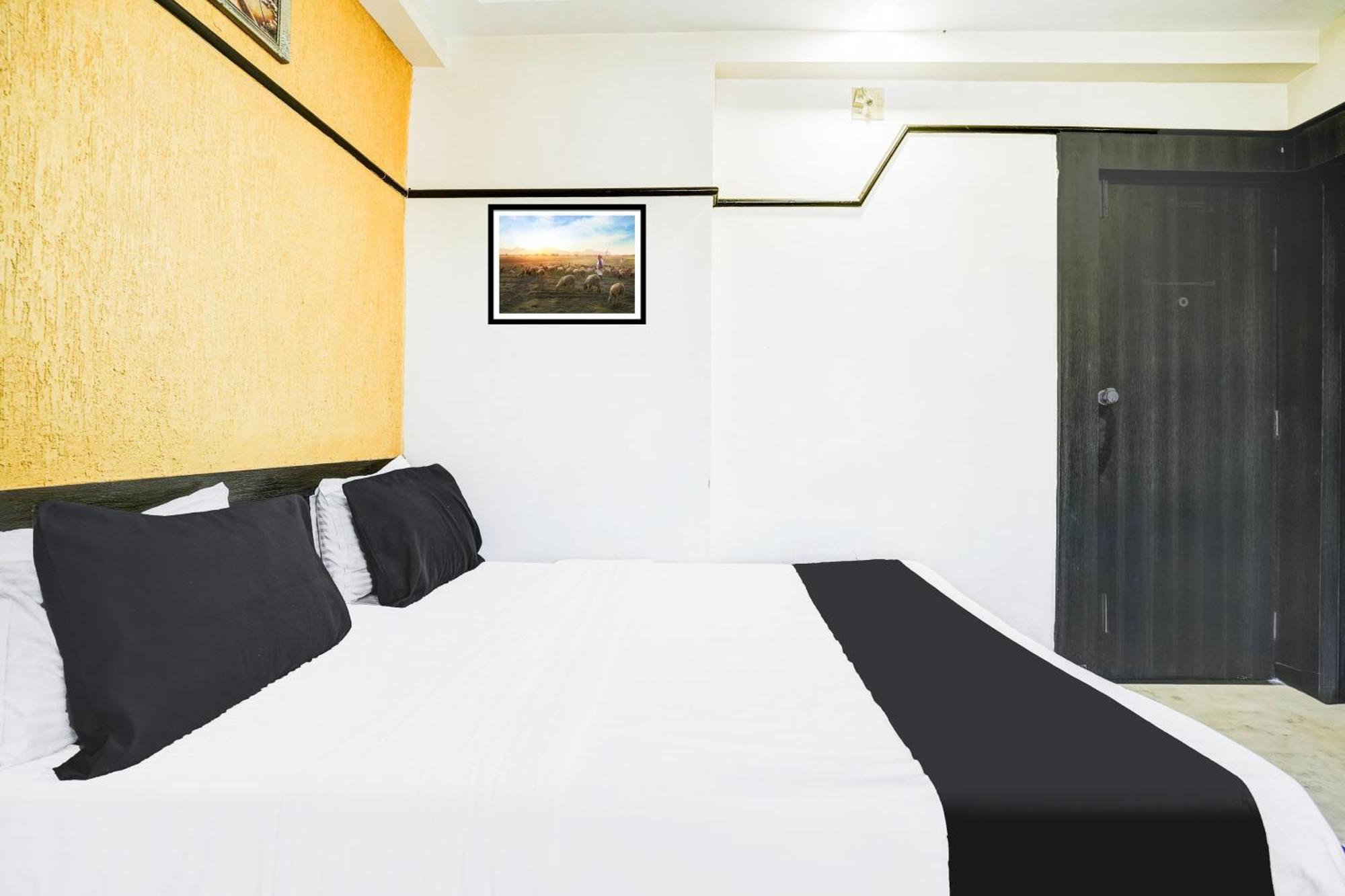 Super Collection O Ashram Road Near Sardar Bridge Formerly Hotel Apple Inn Αχμπανταμπάντ Εξωτερικό φωτογραφία