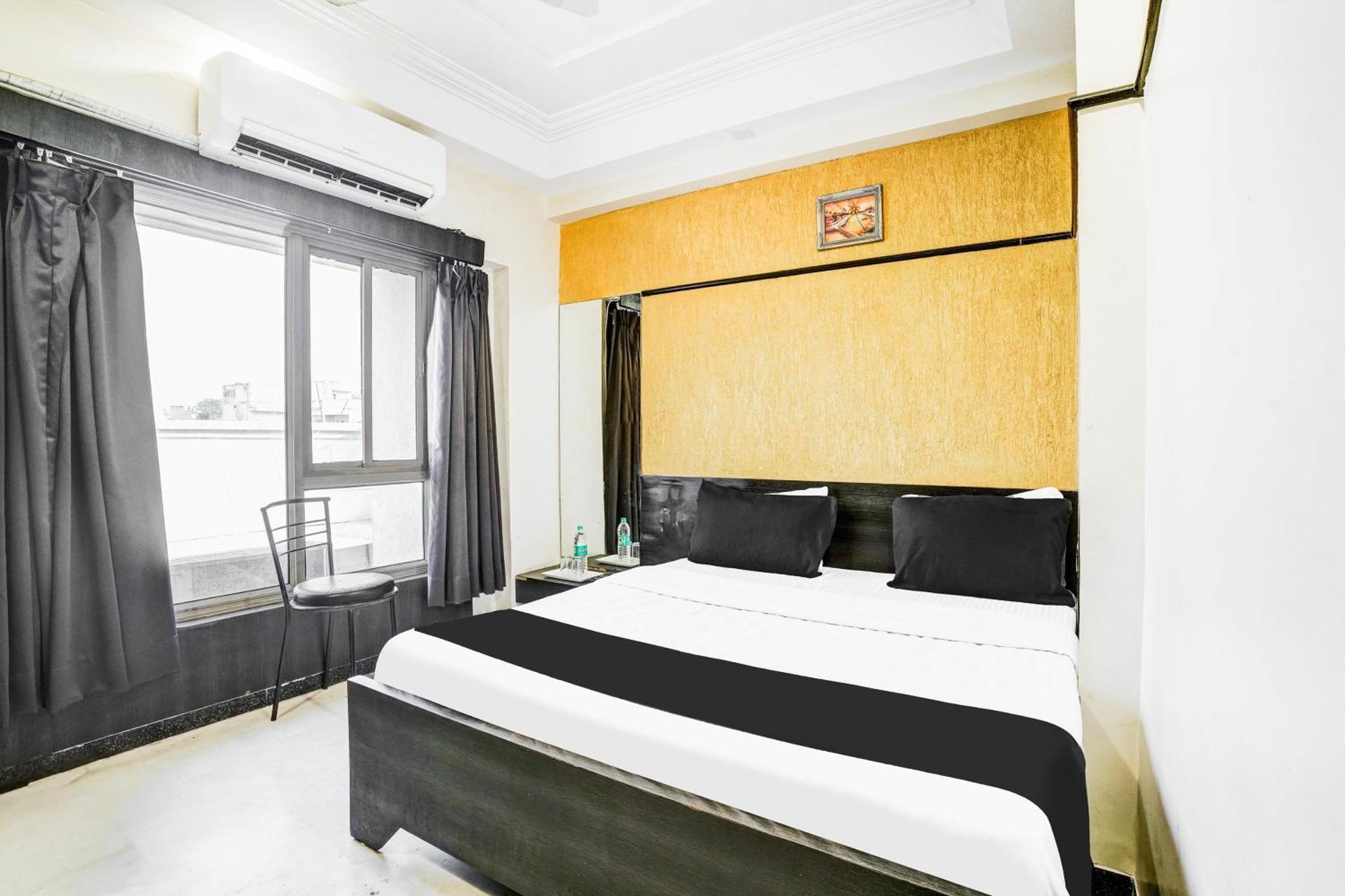 Super Collection O Ashram Road Near Sardar Bridge Formerly Hotel Apple Inn Αχμπανταμπάντ Εξωτερικό φωτογραφία