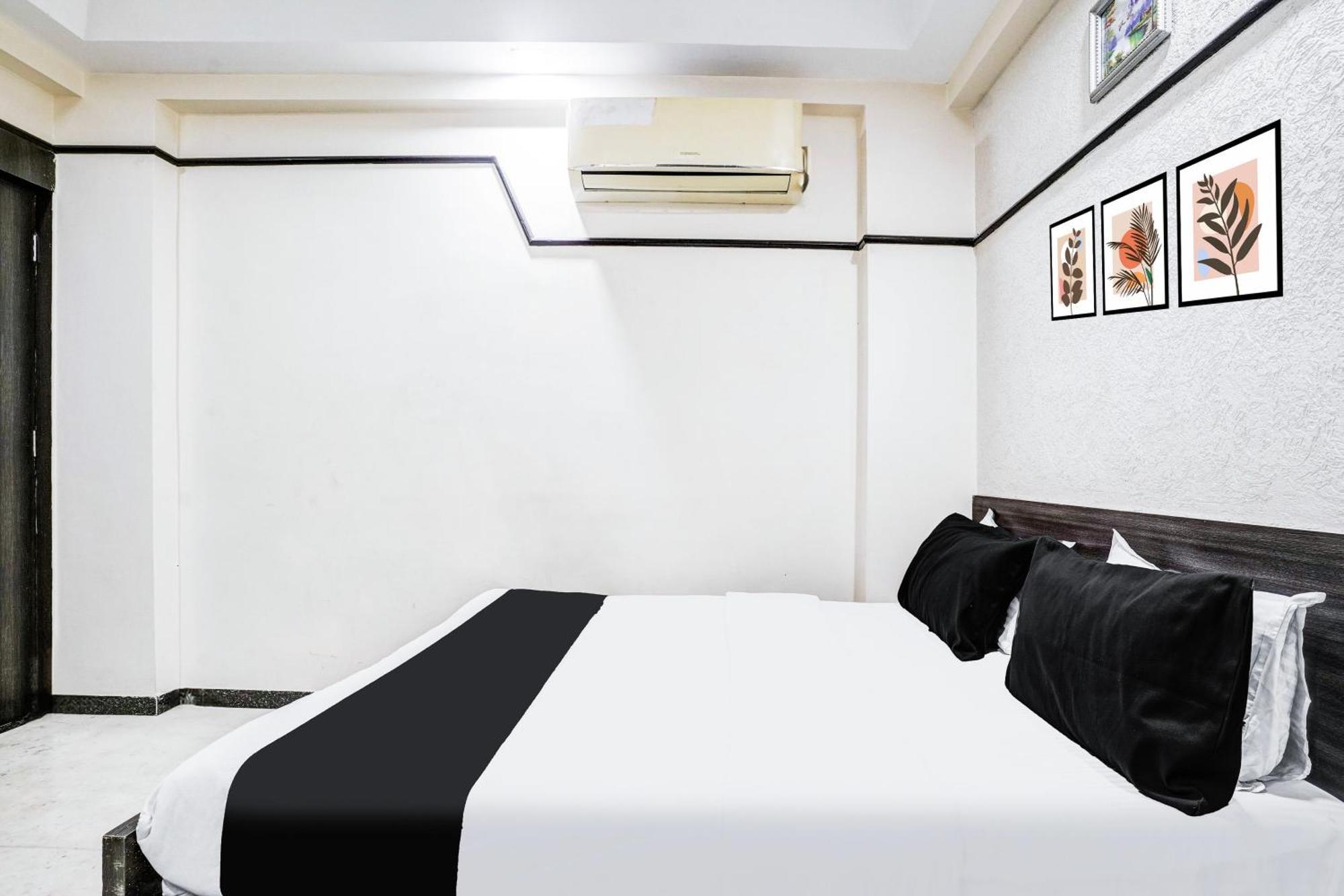 Super Collection O Ashram Road Near Sardar Bridge Formerly Hotel Apple Inn Αχμπανταμπάντ Εξωτερικό φωτογραφία