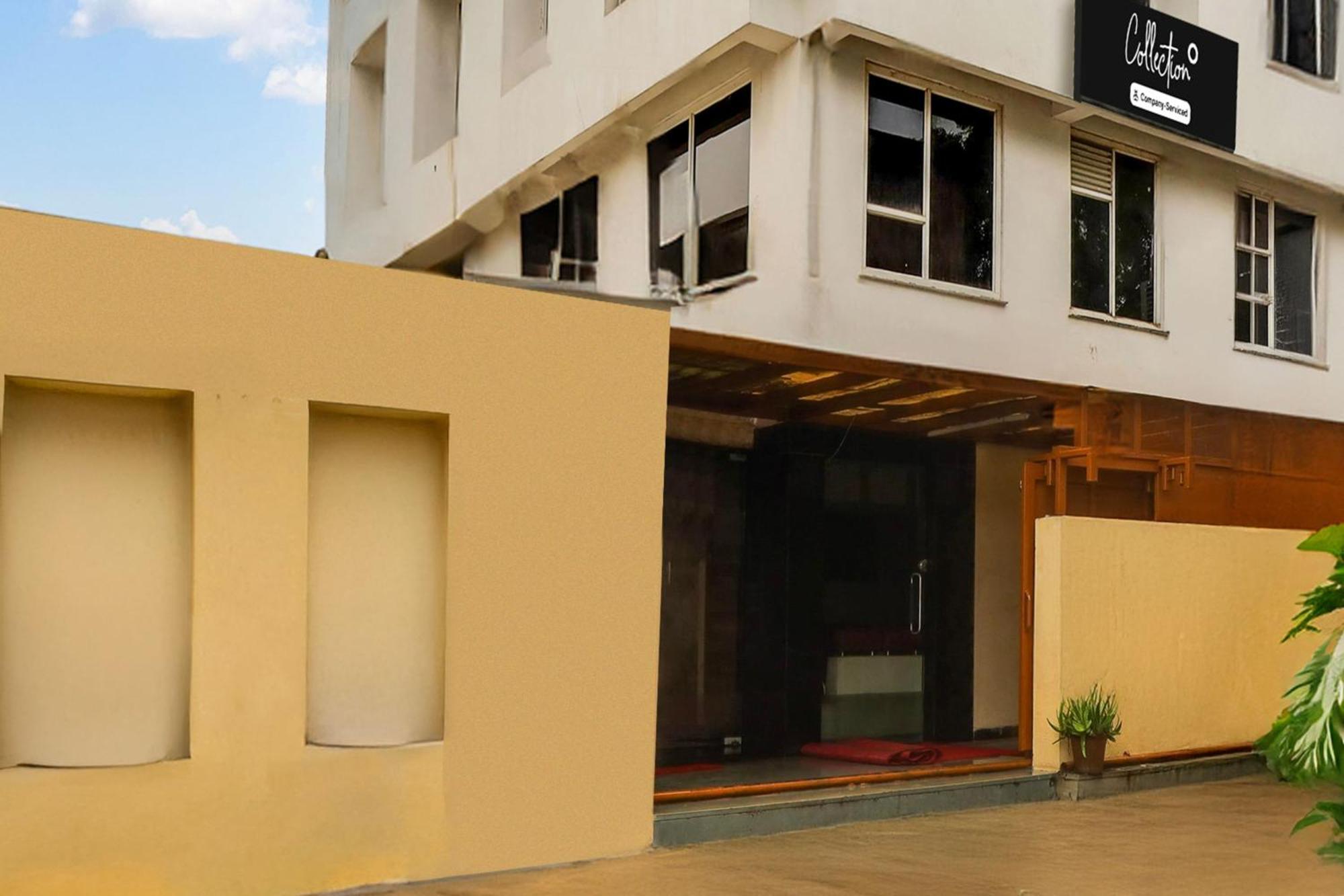 Super Collection O Ashram Road Near Sardar Bridge Formerly Hotel Apple Inn Αχμπανταμπάντ Εξωτερικό φωτογραφία