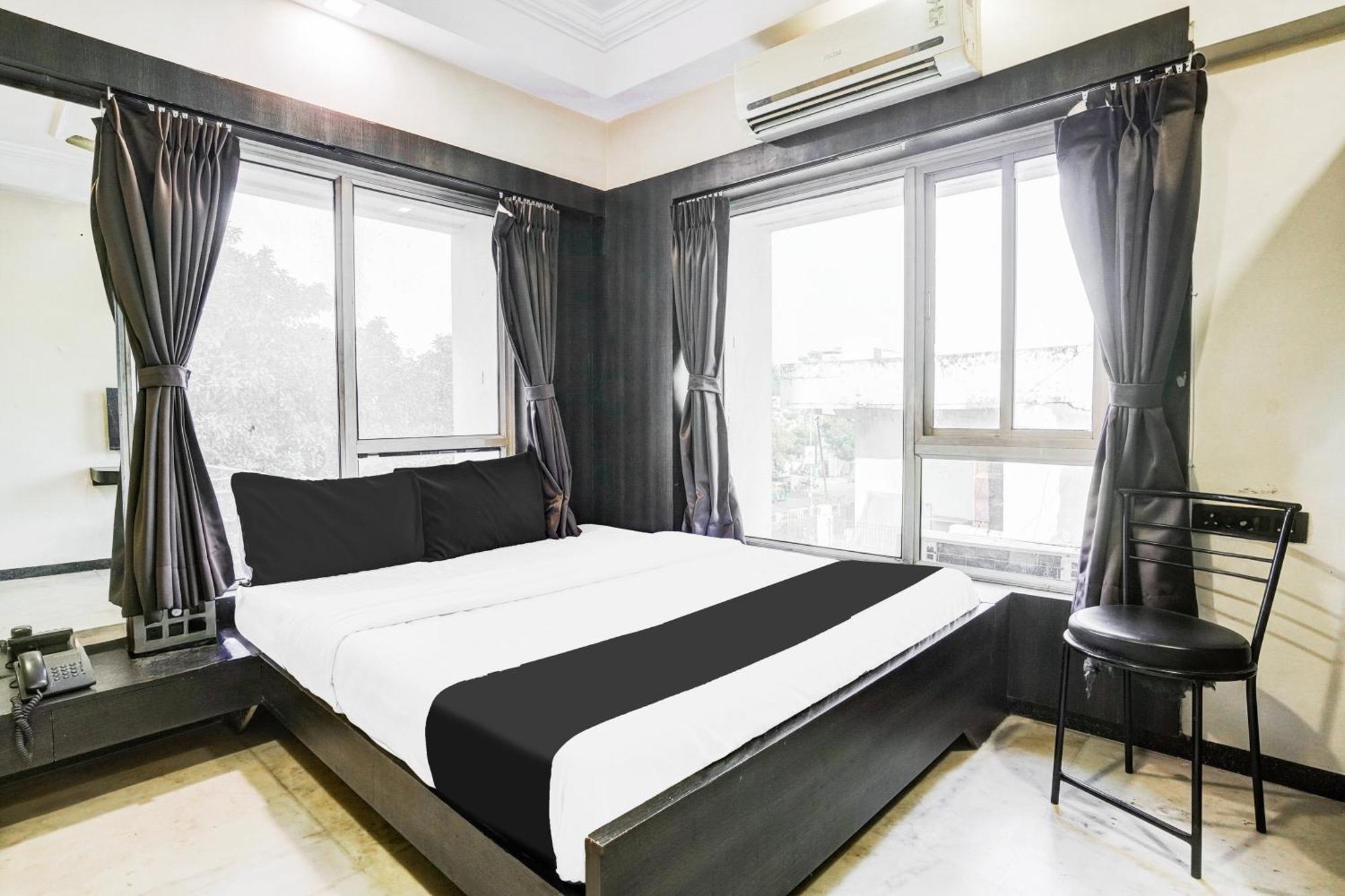 Super Collection O Ashram Road Near Sardar Bridge Formerly Hotel Apple Inn Αχμπανταμπάντ Εξωτερικό φωτογραφία